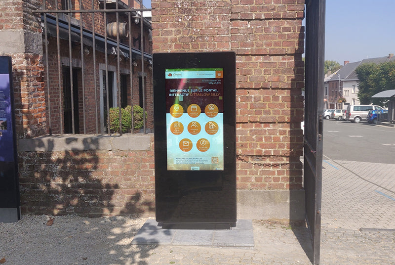 Outdoor Freestanding Digital Posters