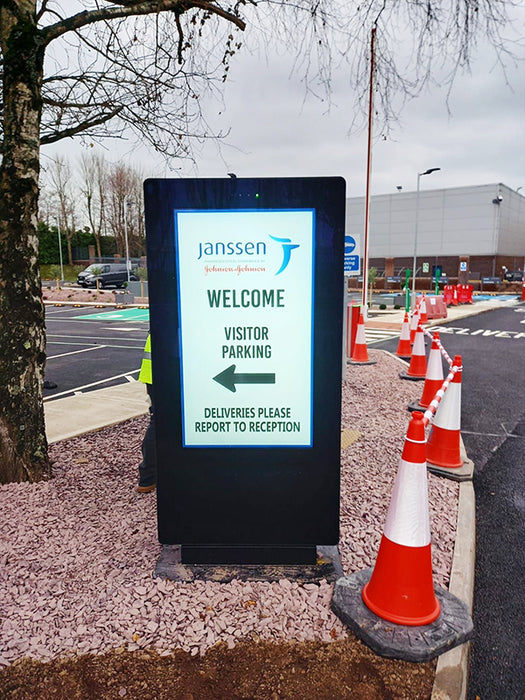 Outdoor Freestanding Digital Posters