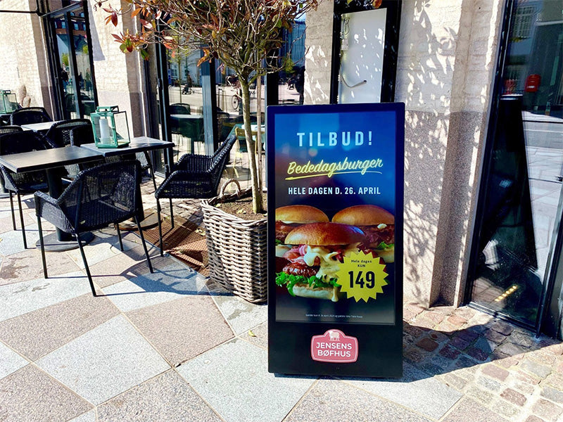 43" High Brightness Outdoor Digital Android Battery A-Boards – 1,500cd/m²