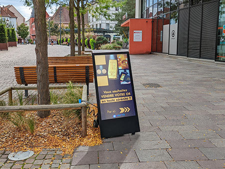 43" High Brightness Outdoor Digital Android Battery A-Boards – 1,500cd/m²