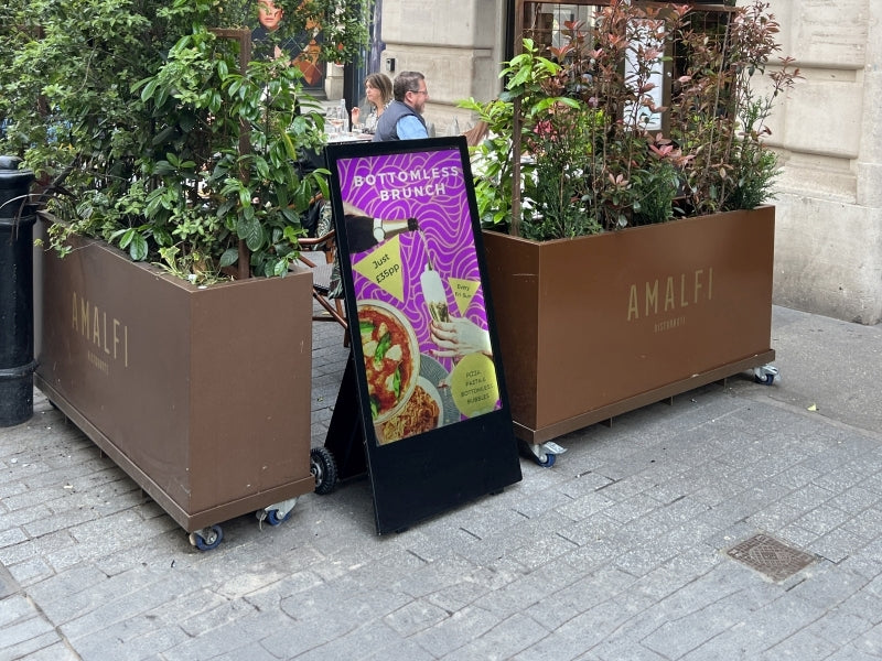 43" High Brightness Outdoor Digital Android Battery A-Boards – 1,500cd/m²