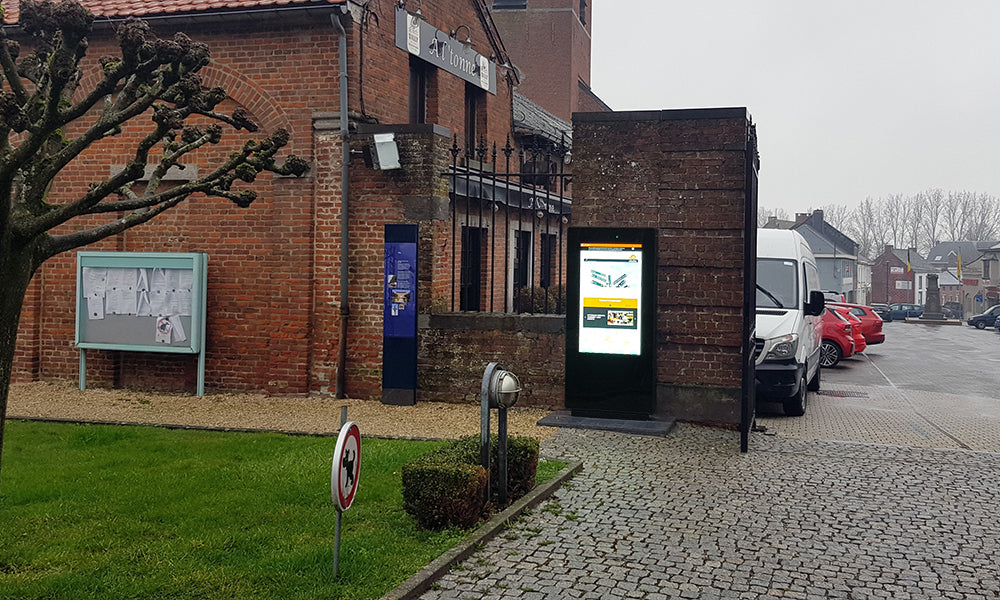 Outdoor Freestanding Digital Posters