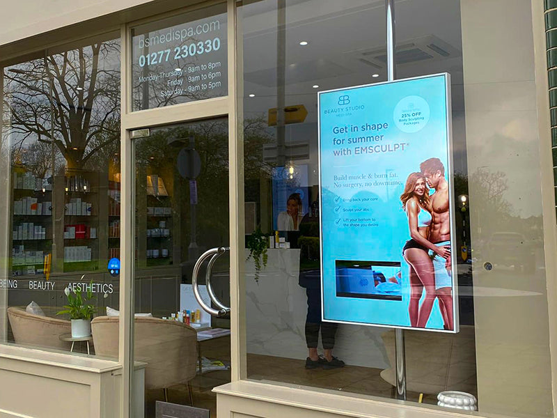 Ultra High Brightness Window Displays – 3,500cd/m² (43" - 75")