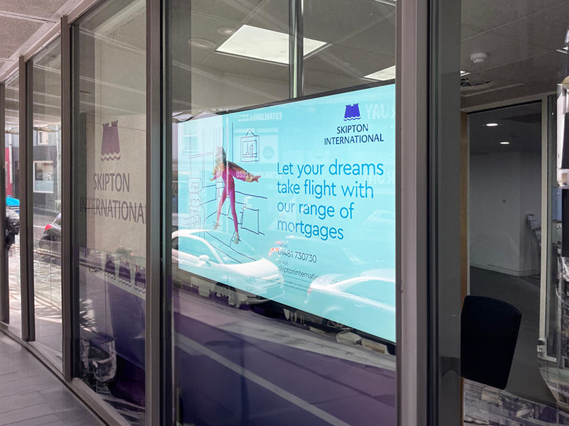 Ultra High Brightness Window Displays – 3,500cd/m² (43" - 75")