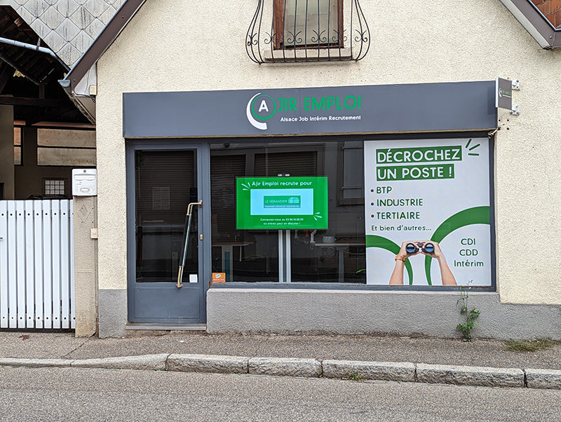 Ultra High Brightness Window Displays – 3,500cd/m² (43" - 75")