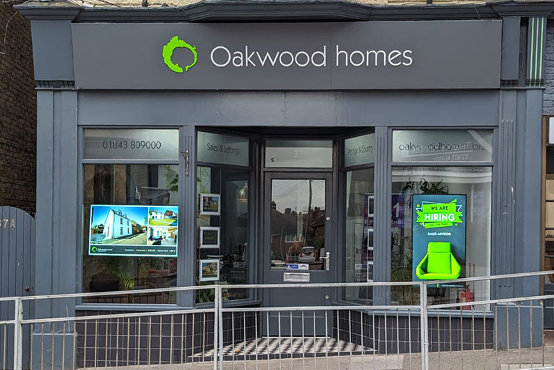Ultra High Brightness Window Displays – 3,500cd/m² (43" - 75")