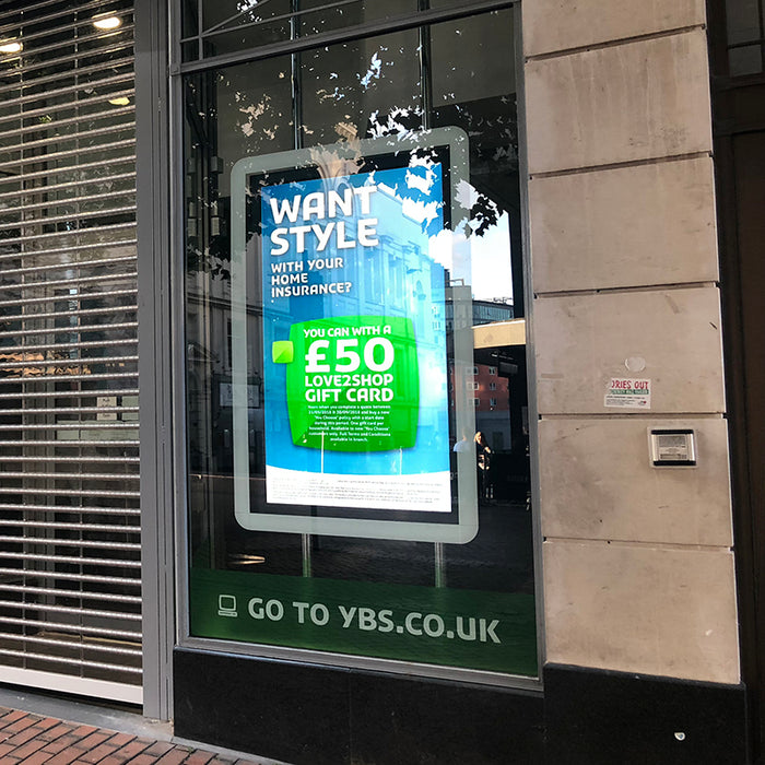 Ultra High Brightness Window Displays – 3,500cd/m² (43" - 75")