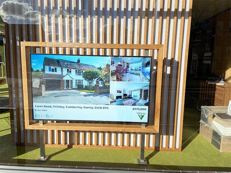 Ultra High Brightness Window Displays – 3,500cd/m² (43" - 75")