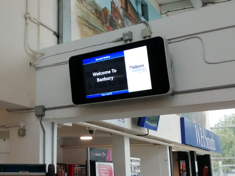 Wall-mounted PCAP Outdoor Touch Screens