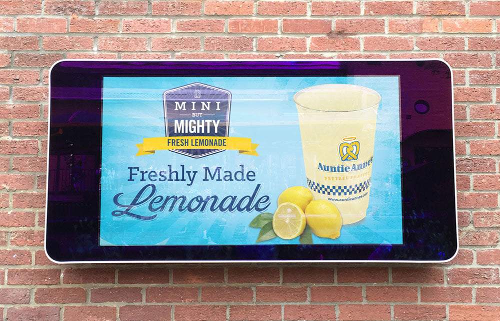 Wall-mounted PCAP Outdoor Touch Screens