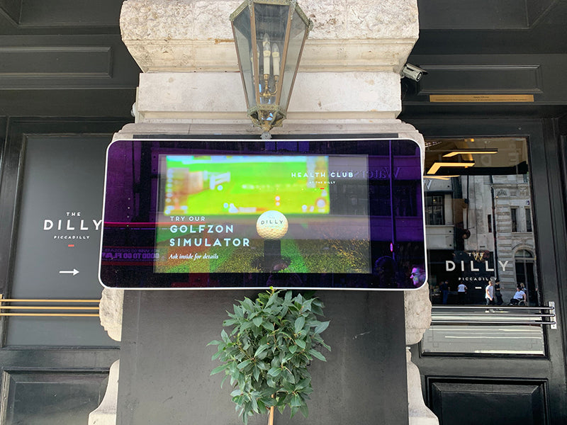 Wall-mounted PCAP Outdoor Touch Screens