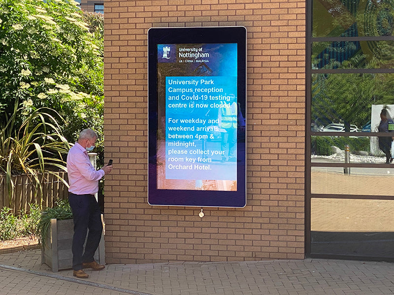 Wall-mounted Outdoor Digital Advertising Displays