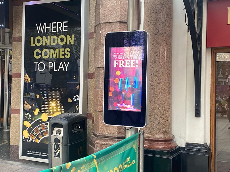 Wall-mounted Outdoor Digital Advertising Displays