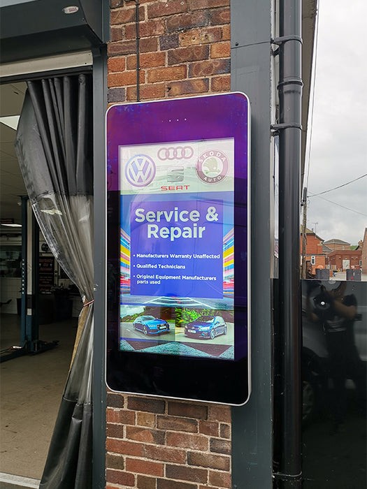 Wall-mounted Outdoor Digital Advertising Displays