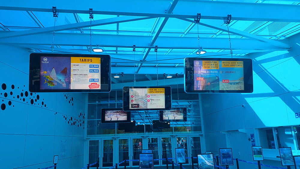 Wall-mounted Outdoor Digital Advertising Displays