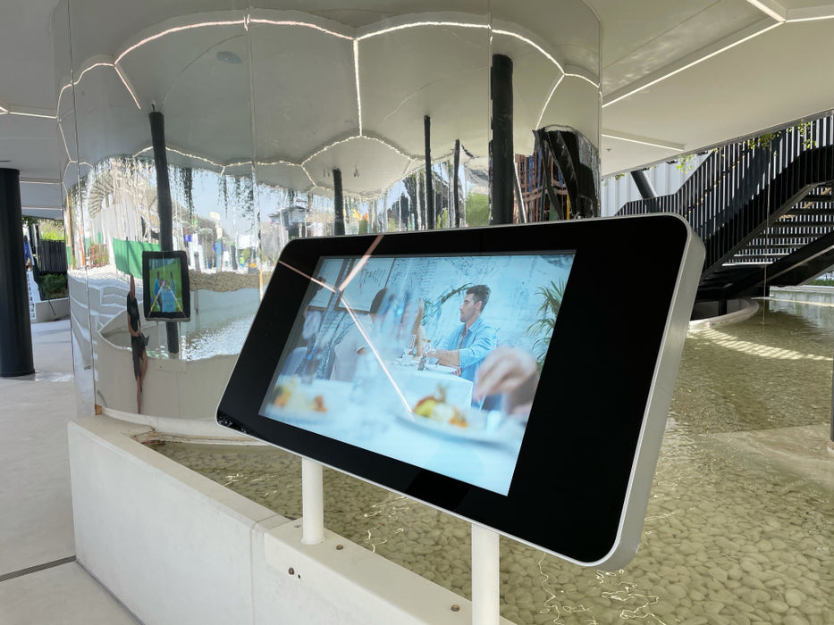 Wall-mounted Outdoor Digital Advertising Displays