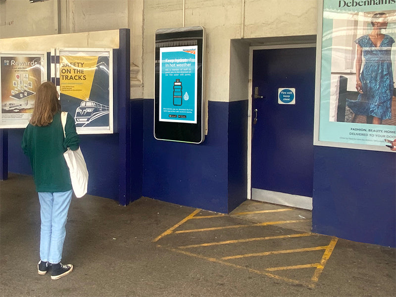 Wall-mounted Outdoor Digital Advertising Displays