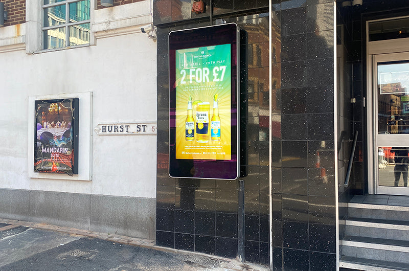 Wall-mounted Outdoor Digital Advertising Displays