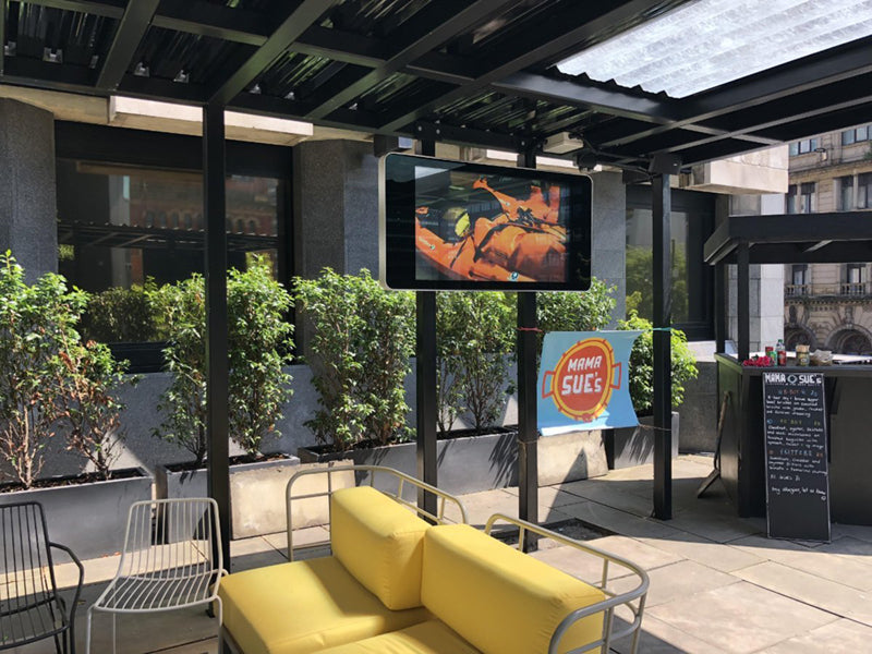 Wall-mounted PCAP Outdoor Touch Screens