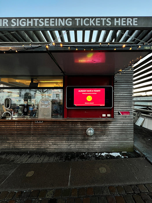 Wall-mounted Outdoor Digital Advertising Displays