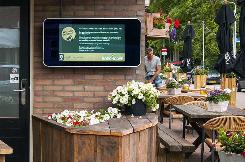 Wall-mounted Outdoor Digital Advertising Displays