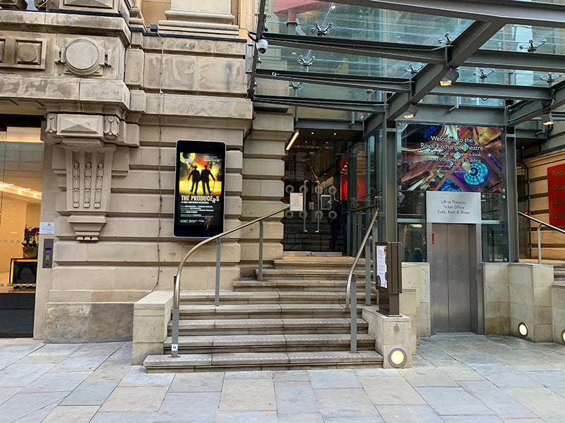 Wall-mounted Outdoor Digital Advertising Displays